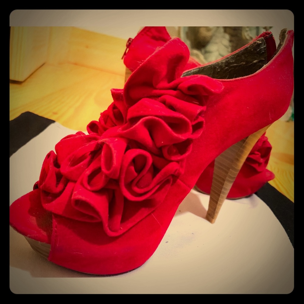 Platform with high heel